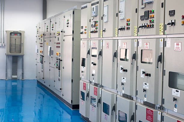 cabinet di controllo elettrici - switchgear electricity substation electricity power line foto e immagini stock