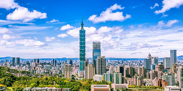 panorâmica da cidade de taipei ao nascer do sol, taiwan - taipei built structure taiwan urban scene - fotografias e filmes do acervo