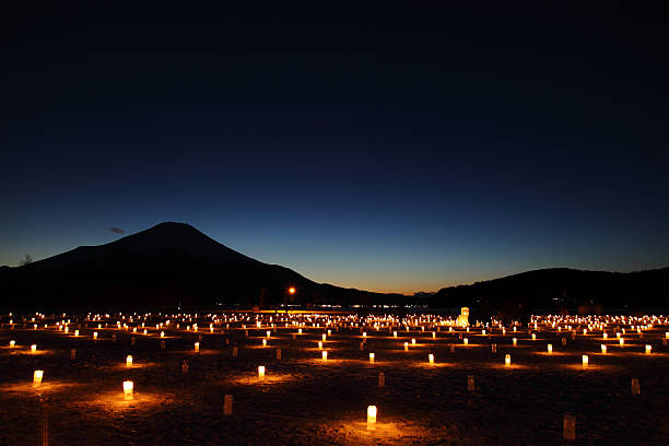 山中湖のアイチェキャンドルイルミネーション - 日本　祭り ストックフォトと画像