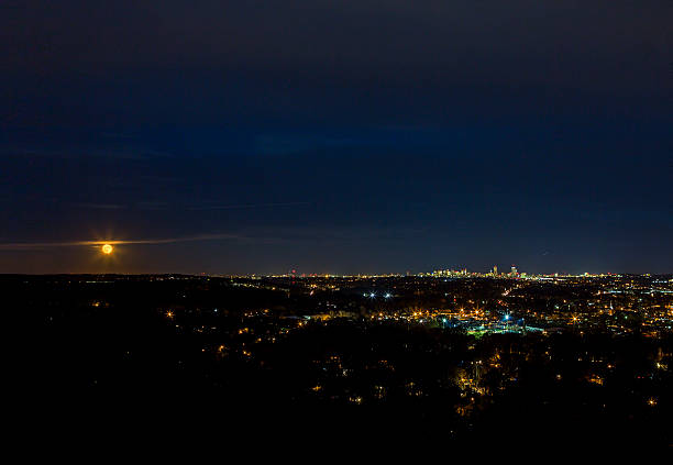istock Super Moon 2016 Rises Over Boston Massachusetts 623285820