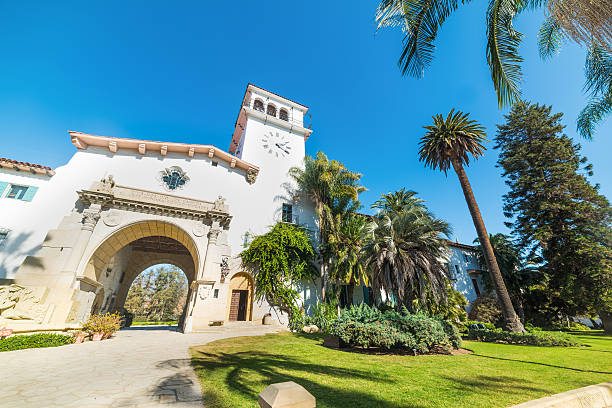 istock Santa Barbara courthouse on a clear day 623291672
