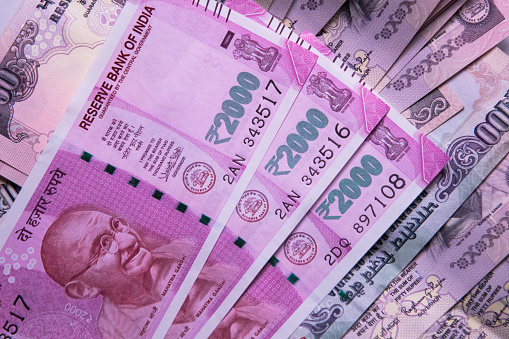 Nota de moneda india de 2000 Rs photo