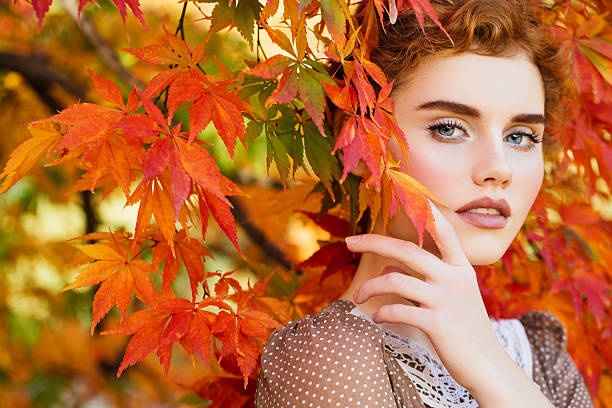 photo d’automne de la belle fille - women spring sensuality fashion model photos et images de collection