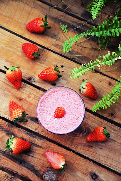 strawberry yogurt smoothie