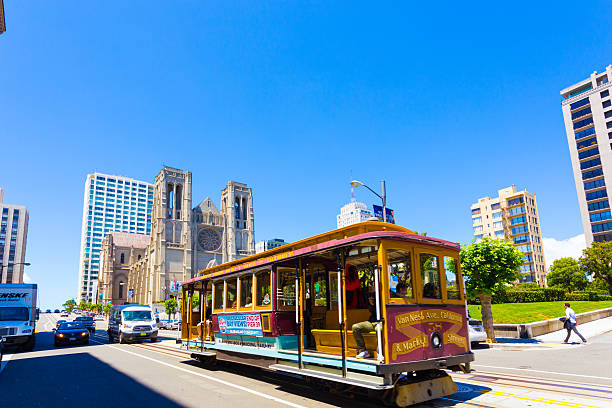 san francisco cable car grace cathedral h - nob hill imagens e fotografias de stock