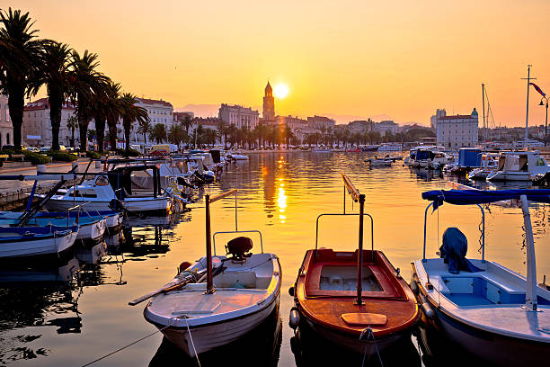 golden morning sunrise in split - adriatic sea sea architecture bay imagens e fotografias de stock