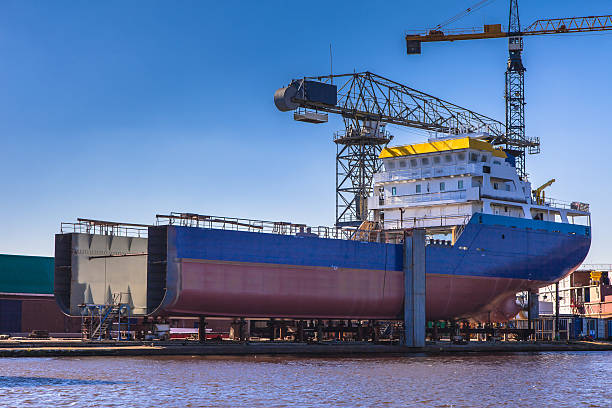 ship construcción - astillero fotografías e imágenes de stock