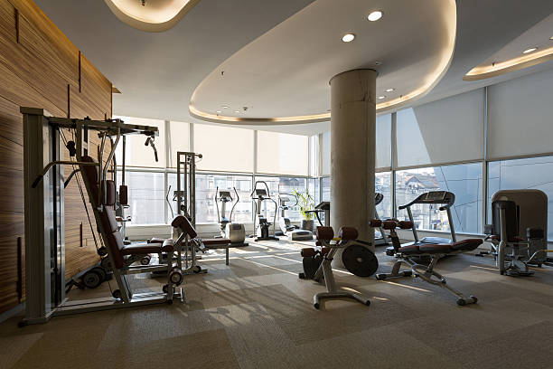 istock Interior of a modern hotel gym 623533082