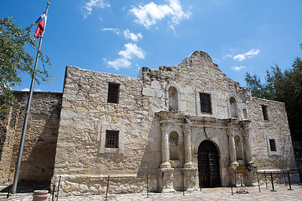 istock The Alamo Texas 623535460