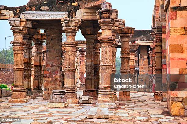 Columns At Quwwat Ulislam Mosque In Qutab Complex India Stock Photo - Download Image Now