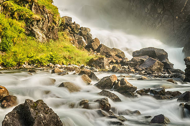 latefossen waterfall, norway - bridge norway odda falling imagens e fotografias de stock