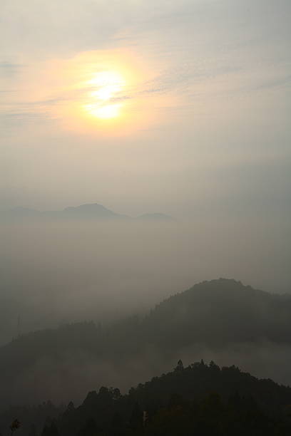 istock The sea of ​​clouds and morning 623590038