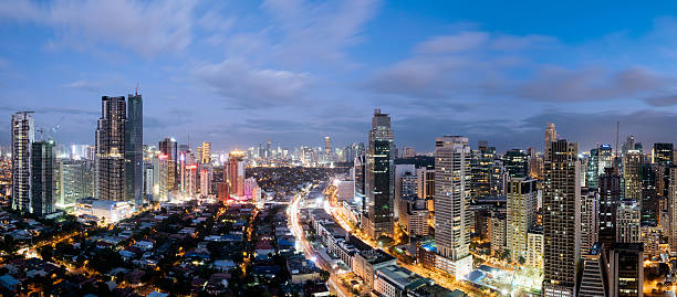 makati skyline, metro manila - filipinas - manila philippines makati city - fotografias e filmes do acervo