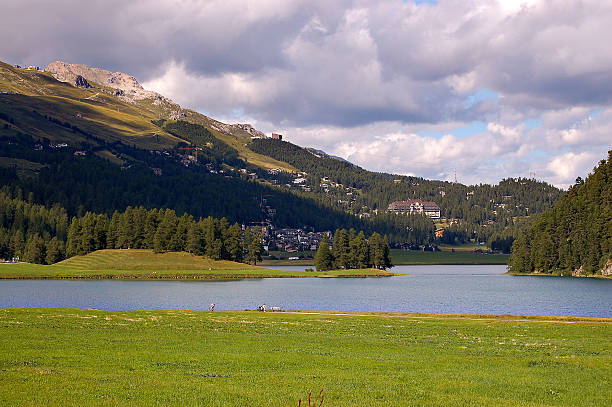 champfersee - engadin schweiz - champfer stock-fotos und bilder