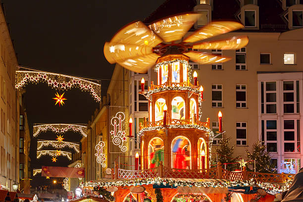 istock Christmas street at night in Dresden, Germany 623699380