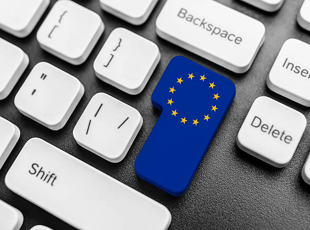 introduzca el botón de tecla con la bandera de la unión europea. - euro symbol currency internet computer keyboard fotografías e imágenes de stock