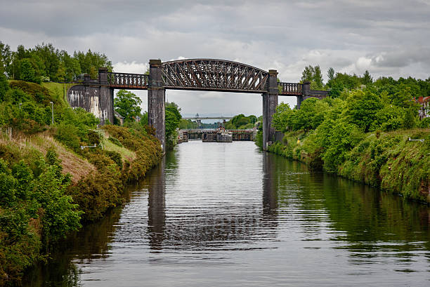 viadotto warrington - river mersey foto e immagini stock