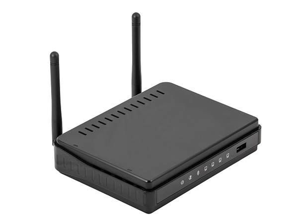 czarny bezprzewodowy dostęp do internetu przez sieć wi-fi, rutera samotnie na białe tło - router wireless technology computer part node zdjęcia i obrazy z banku zdjęć