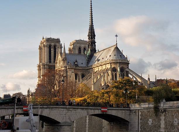 istock Parigi - Notre Dame da Quai de la Tournelle 623846984