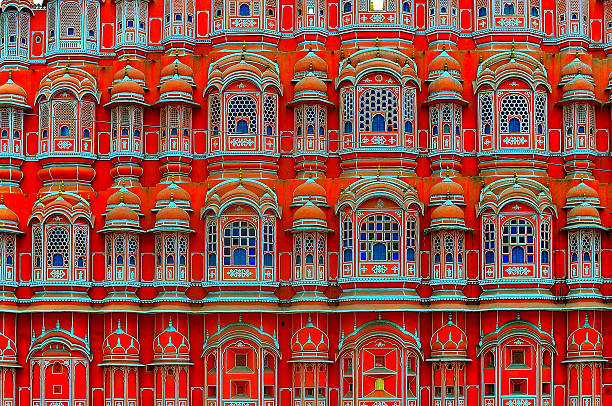 windows of hawa mahal - jaipur city palace imagens e fotografias de stock