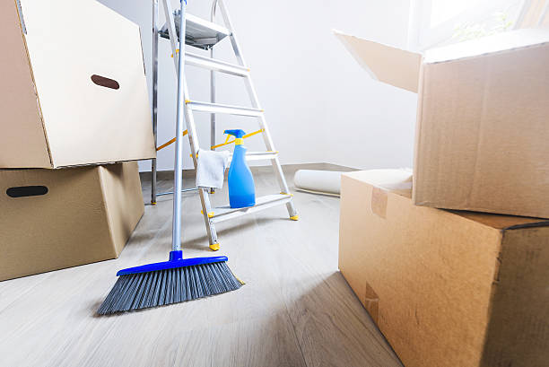Move. Cardboard boxes and cleaning things Empty room full of cardboard boxes and cleaning things for moving into a new home broom photos stock pictures, royalty-free photos & images