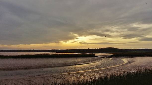 istock Winter in Suffolk, low tide on River Alde at Snape 623922720