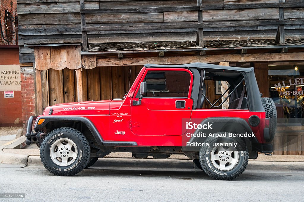 Jeep Wrangler Tj 40 L Sport Convertible Stock Photo - Download Image Now - Jeep  Wrangler, 4x4, Convertible - iStock