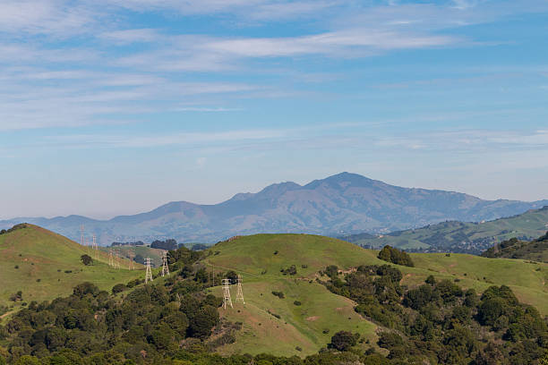 istock Rolling green hills and Mt Diablo 623968962