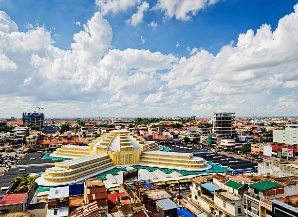 vista do marco do mercado central em phnom penh cidade camboja - phnom penh - fotografias e filmes do acervo