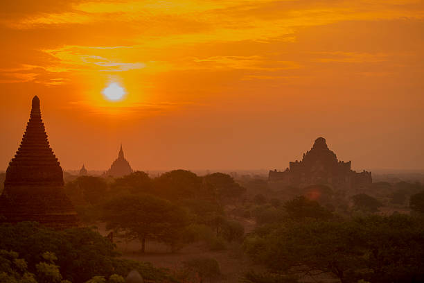 istock ASIA MYANMAR BAGAN TEMPLE PAGODA LANDSCAPE 623983392