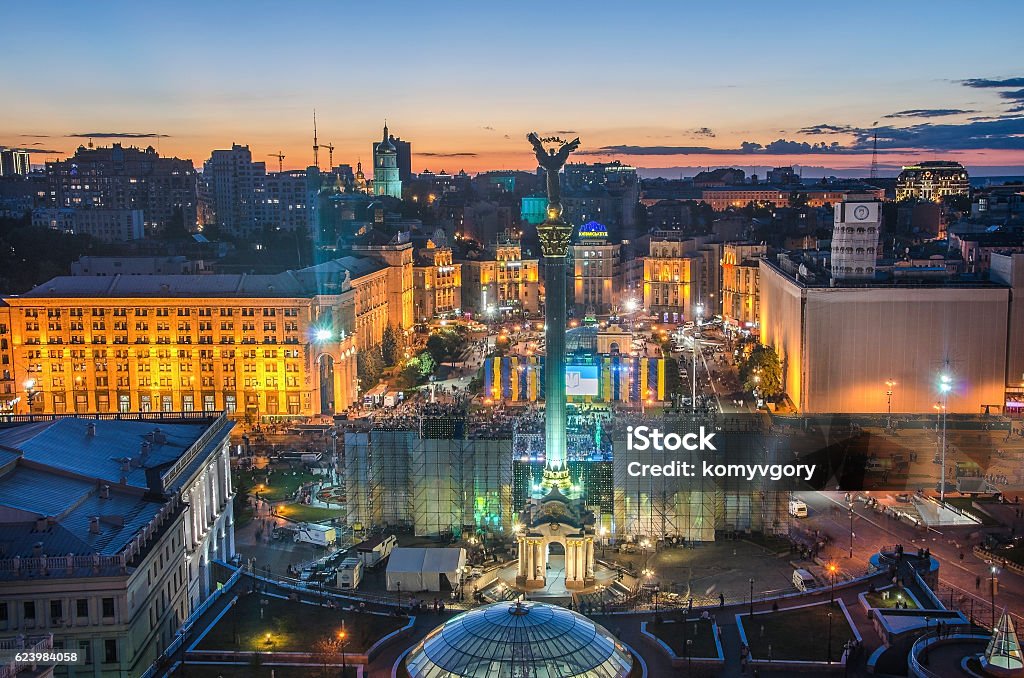 Vue de la place de l’Indépendance (Maidan Nezalezhnosti) à Kiev, Ukraine - Photo de Kiev libre de droits