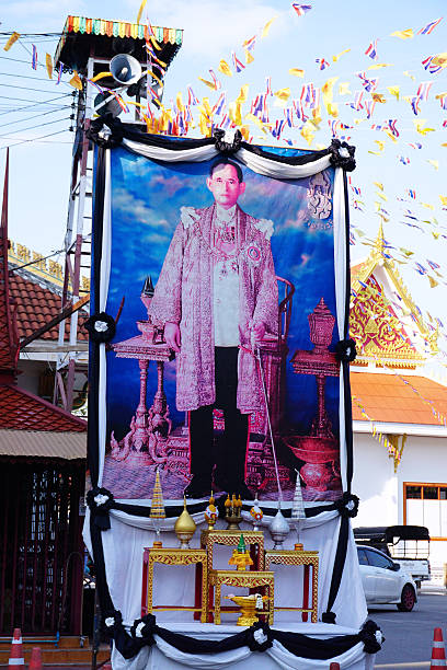 imagen pública de bhumibol adulyadej rey nuestro amado. - political rally fotografías e imágenes de stock