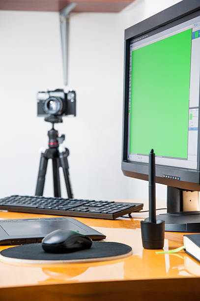 istock hoto designer , retouching pictures, photo workspace 624112986