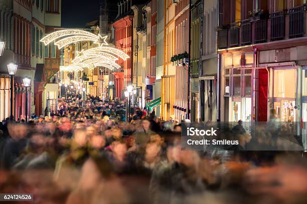 Foto de Agitação Comercial Na Alemanha e mais fotos de stock de Natal - Natal, Fazer Compras, Comércio - Consumismo