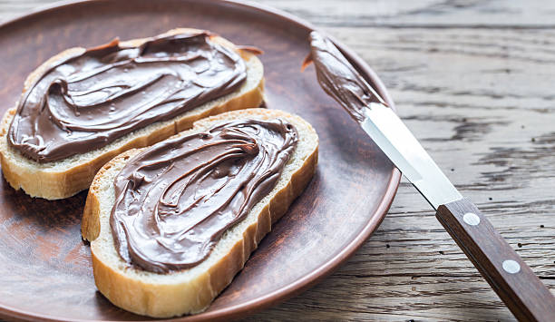 istock Slices of baguette with chocolate cream 624138000