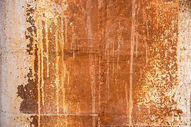 rustikale metall - metallic plate rusty textured effect stock-fotos und bilder