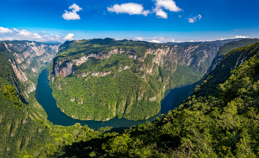 Vista desde arriba del Cañón del Sumidero - Chiapas, México photo