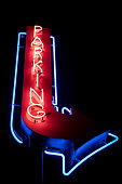 parkplatz-rot-und-blau-neon-zeichen.jpg?b=1&s=170x170&k=20&c=Bx7V9Lnb7Y50gNN7NDe8wgn5HEjCOJnvPJDzmRr2SyY=