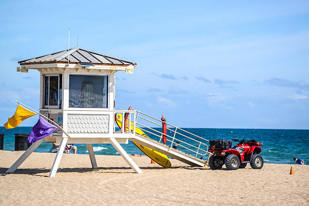 미국 포트 로더데일 비치의 인명 구조 헛 - fort lauderdale florida beach lifeguard 뉴스 사진 이미지