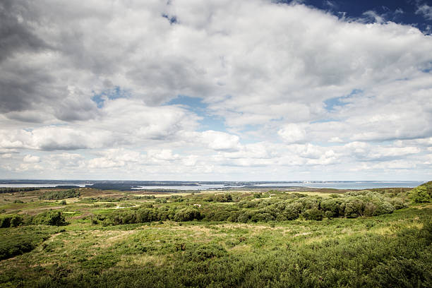istock countryside landscape shot in the uk 624265356