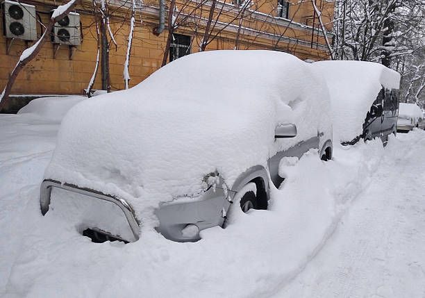 istock Cars under the snow 624267190