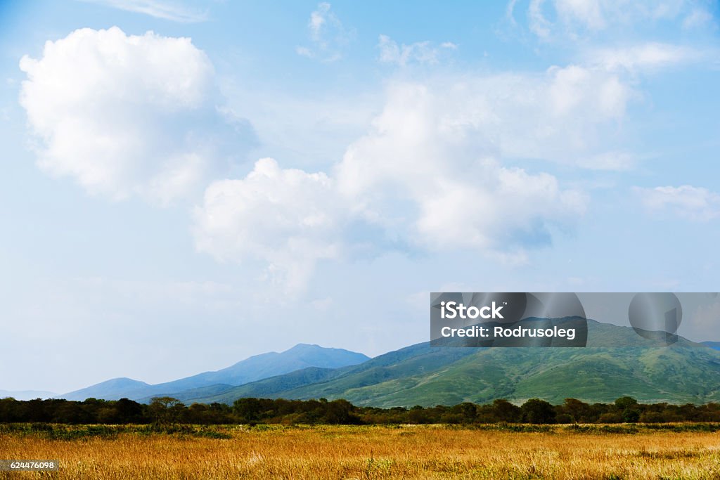 Phong Cảnh Với Những Đám Mây Tuyệt Đẹp Và Tầm Nhìn Ra Núi Cảnh Thực Tế Hình  ảnh Sẵn có - Tải xuống Hình ảnh Ngay bây giờ - iStock