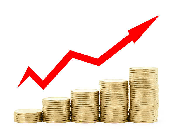 istock Gold coin diagram with arrow on white background 624593134