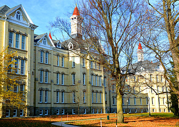 edificio 50 en grand traverse commons - commons fotografías e imágenes de stock