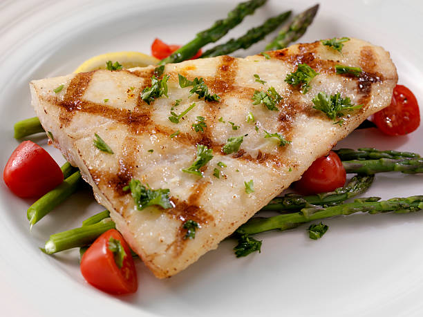 istock Grilled Halibut with Asparagus and Tomatoes 624741368