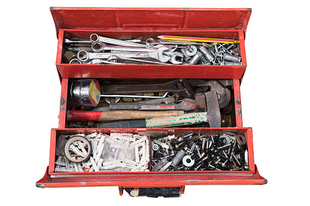 alte rote werkzeugkiste mit werkzeugen, clipping-pfad enthalten - adjustable wrench wrench clipping path red stock-fotos und bilder
