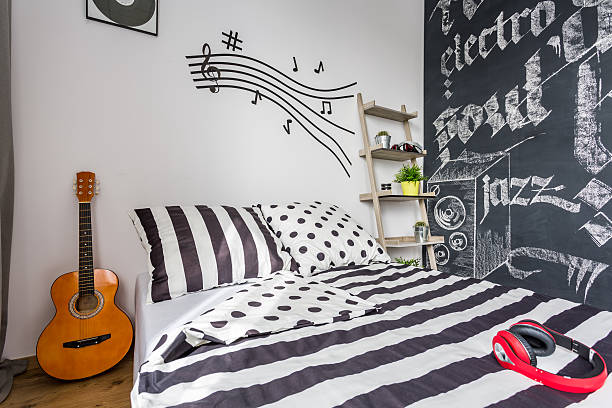 istock bedroom decorated with music-related items 624912114