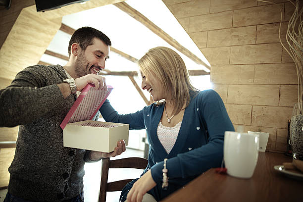 istock Giving the present to the girlfriend 624912312