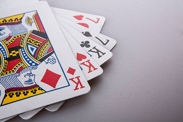 poker king casa llena - bridge juego de cartas fotografías e imágenes de stock
