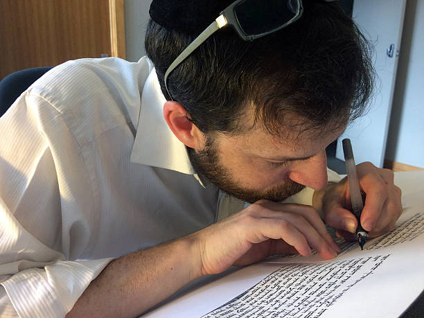 Sofer writes a sefer Torah Sofer writes a sefer Torah. In the Torah's 613 commandments, the second to last is that every Jew should write a Sefer Torah in their lifetime. stm photos stock pictures, royalty-free photos & images